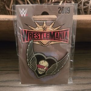 WrestleMania 2019 Brett Hart/Hart Foundation Winged Skull Pin